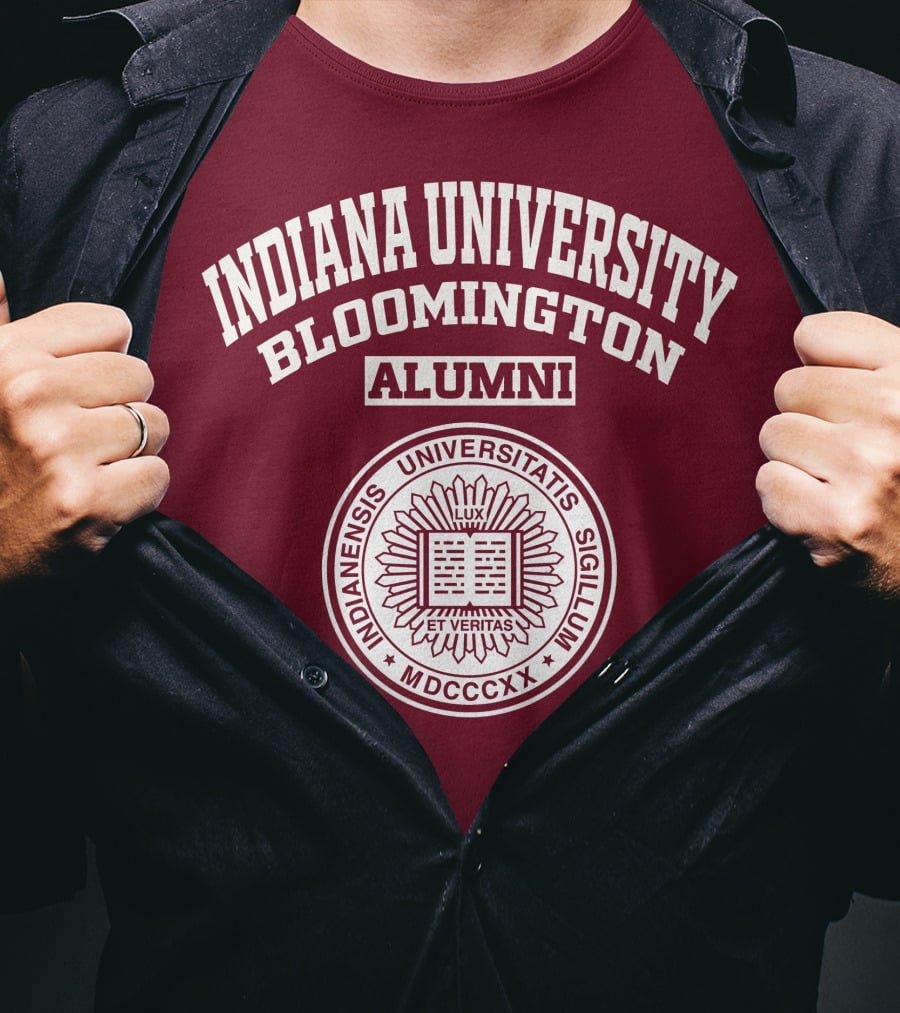 Indiana University Bloomington Alumni Indianensis Universitatis Sigillum Mdcccxx Lux Et Veritas T-Shirt