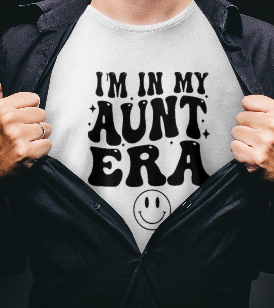 I’m In My Aunt Era Smiley Face Retro Vintage T-Shirt