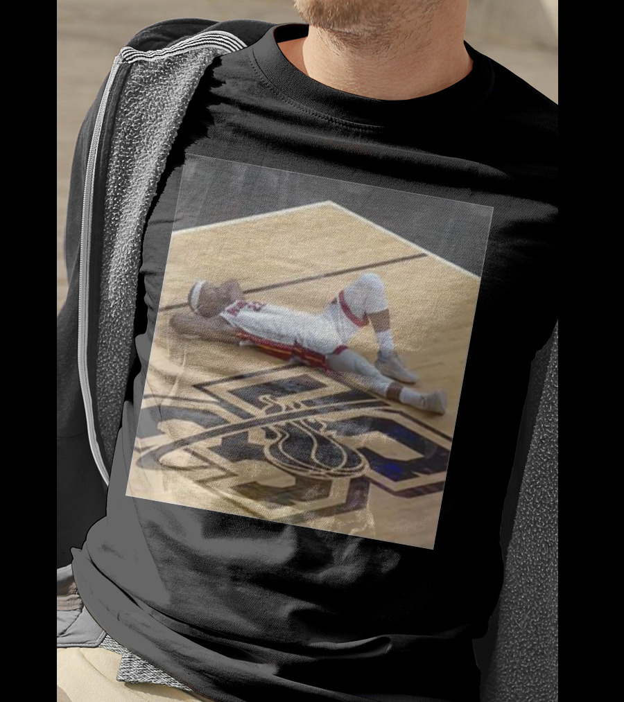 Court Culture Himmy Moments Heat Basketball Player Relaxing Iconic Court Pose T-Shirt