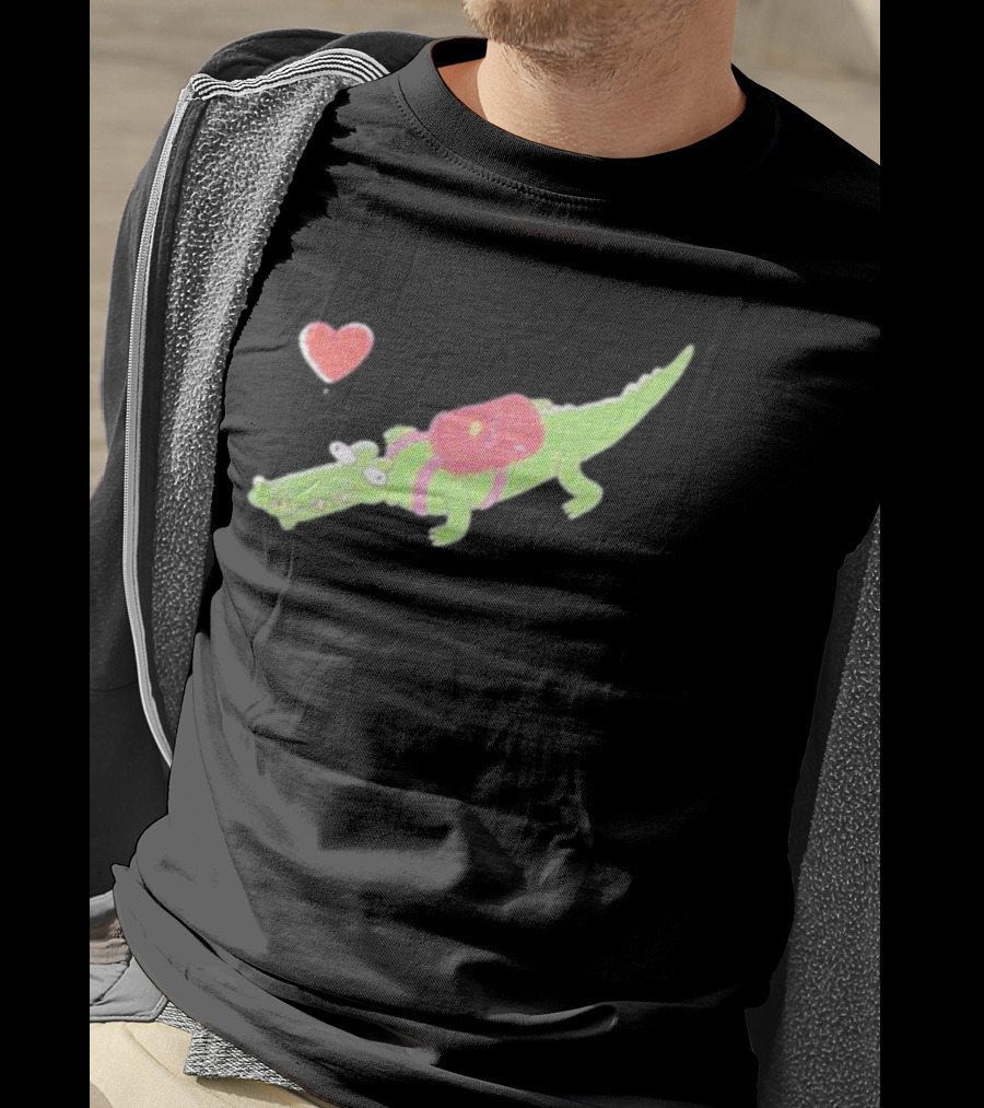 Carter Kench Merch The Carter Crocodile With Heart And Backpack T-Shirt