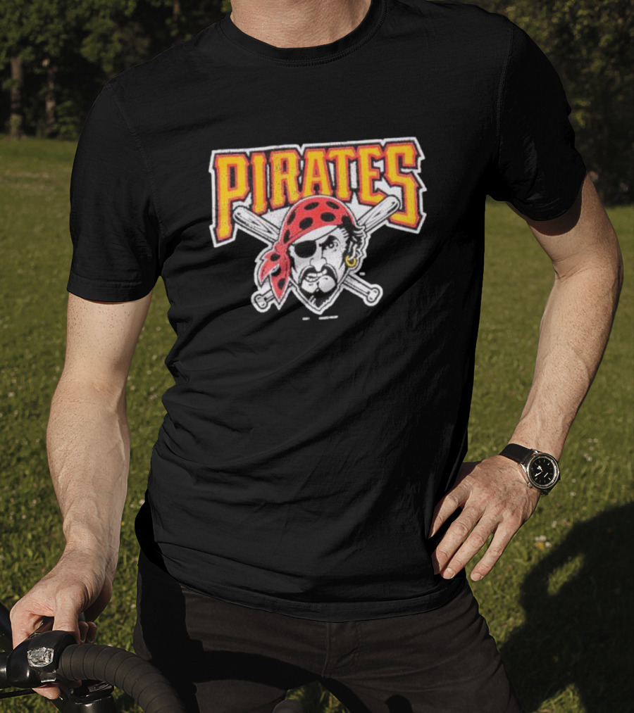 Pittsburgh Pirates Youth Distressed Vintage Crossed Bats T-Shirt