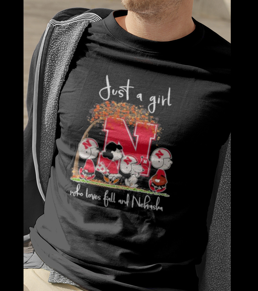 Just A Girl Who Loves Fall And Nebraska Peanuts Gang Football T-Shirt