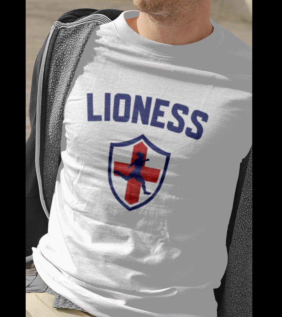 LIONESS England Team Crest Soccer Player Emblem T-Shirt