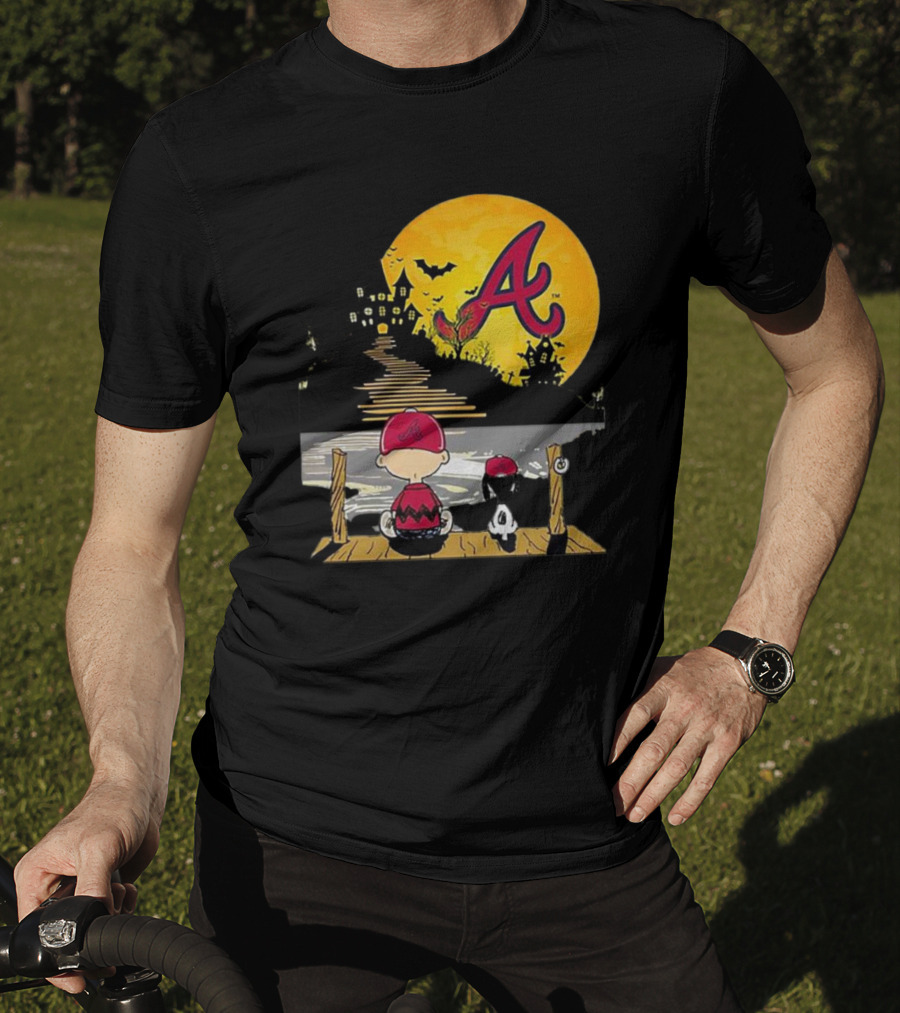 Snoopy Charlie Brown Atlanta Braves Halloween Under Moon T-Shirt