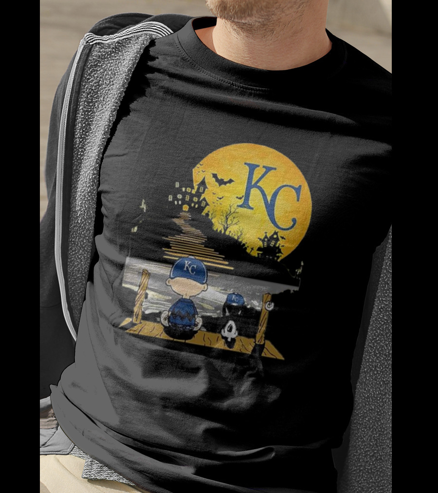 Snoopy Charlie Brown Halloween Kansas City Royals Moon Scene T-Shirt