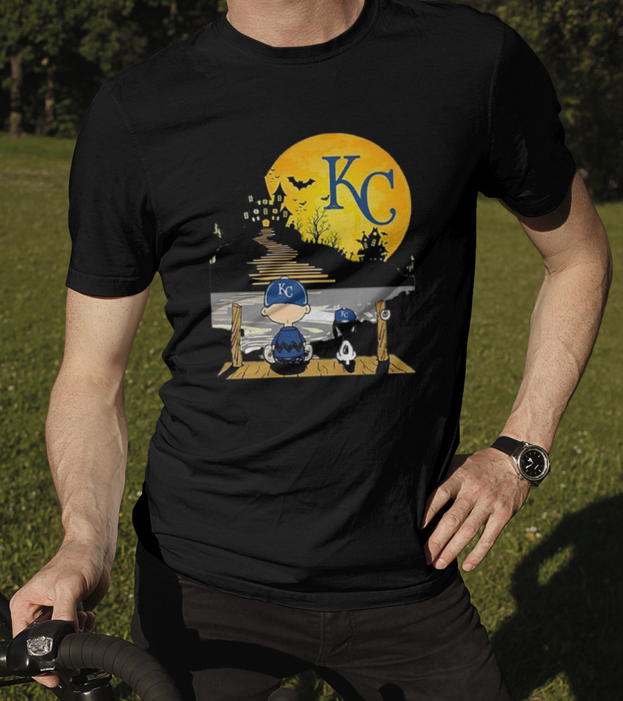 Snoopy Charlie Brown Halloween Kansas City Royals Moon Scene T-Shirt