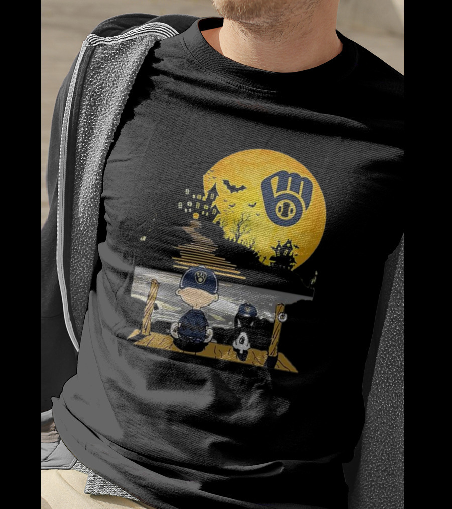 Snoopy Charlie Brown Under Moon Milwaukee Brewers Halloween Mansion Bats T-Shirt