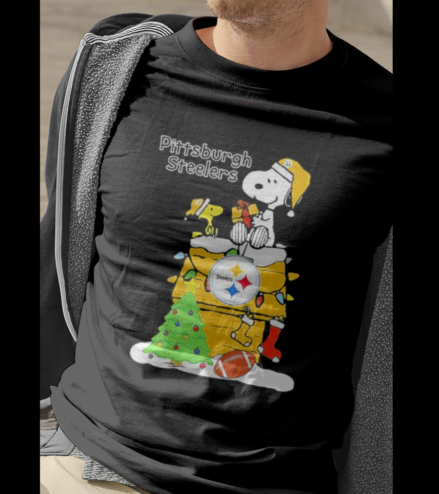 Pittsburgh Steelers Christmas Snoopy Rooftop Holiday Scene T-Shirt