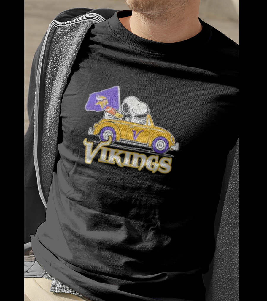 Snoopy Woodstock Driving Car With Vikings Flag Minnesota NFL T-Shirt