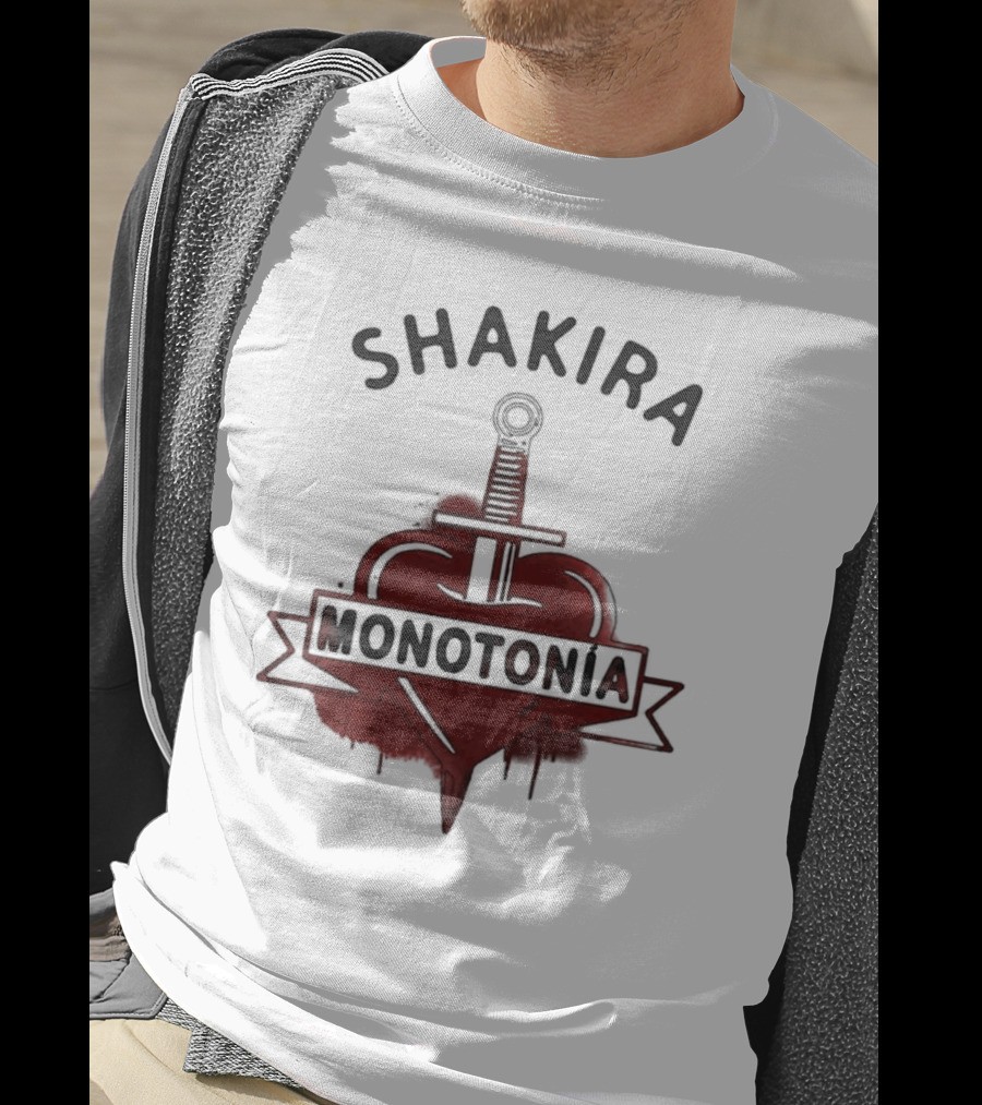 Shakira Monotonía Heart And Sword T-Shirt