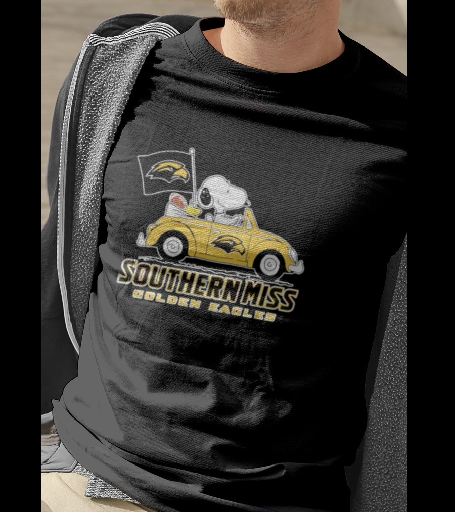 Southern Miss Golden Eagles Snoopy And Woodstock Driving Car T-Shirt