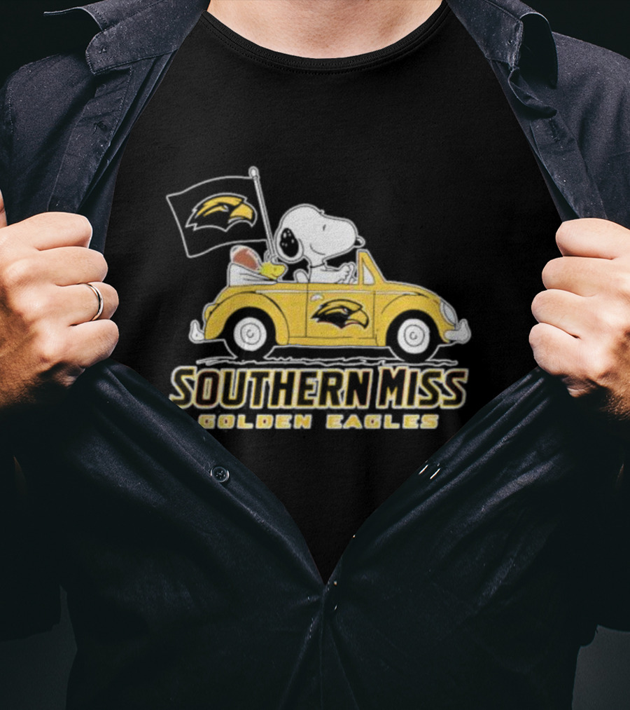Southern Miss Golden Eagles Snoopy And Woodstock Driving Car T-Shirt