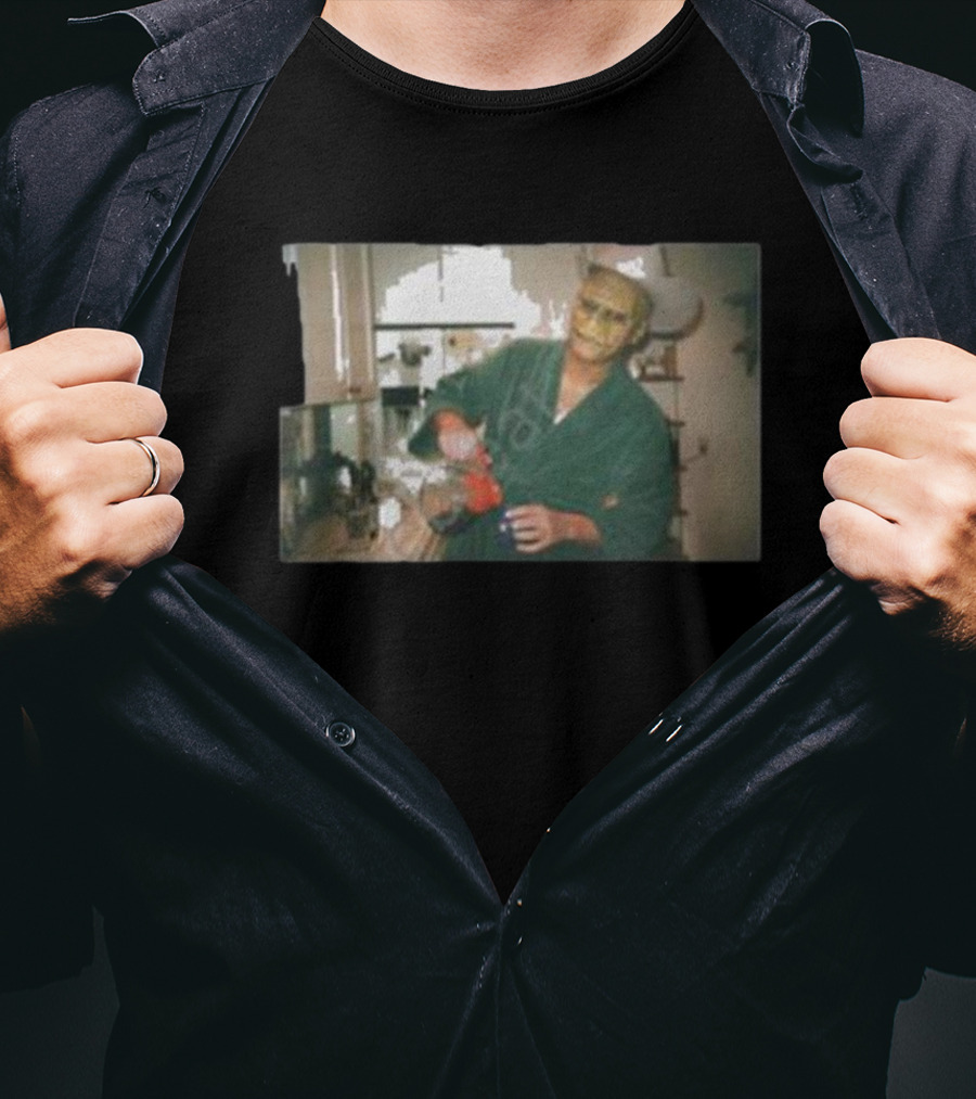 Mac Demarco Lizard Man Pouring Coffee In Kitchen T-Shirt