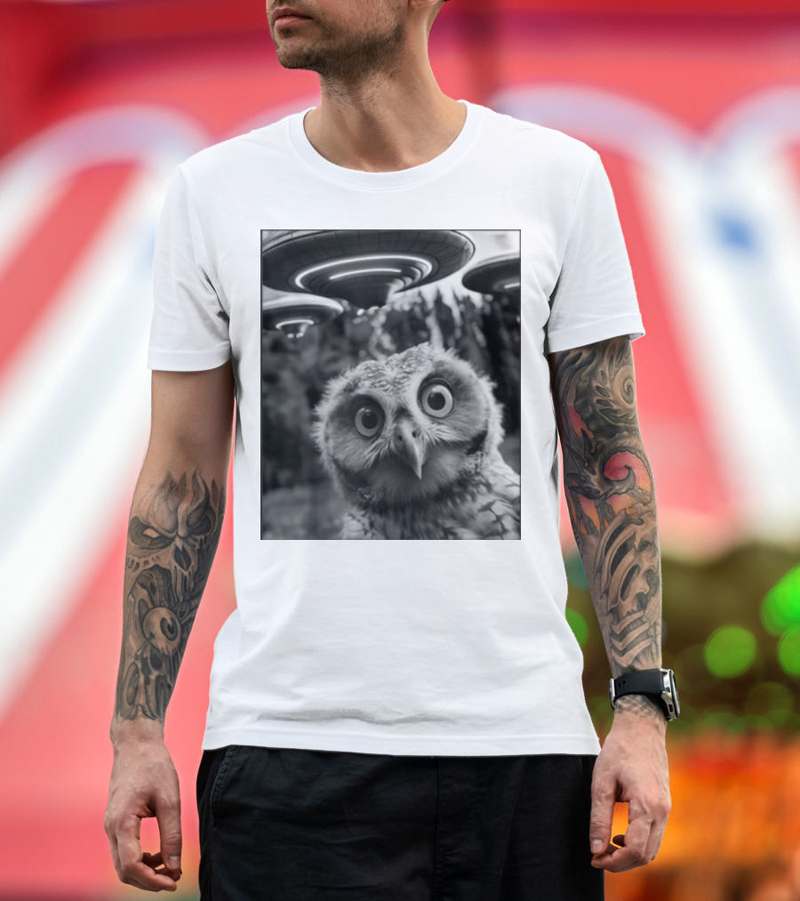 Owl Selfie with UFOs Weird Spaceship Encounter T-Shirt