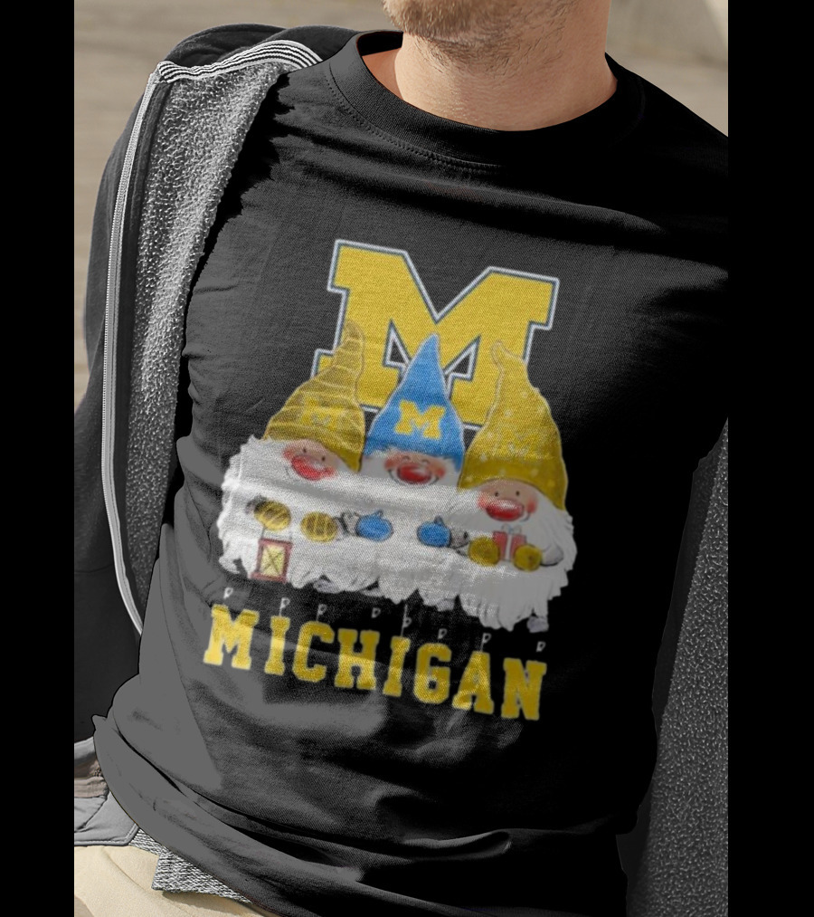 Michigan Wolverines Gnomes Merry Christmas T-Shirt