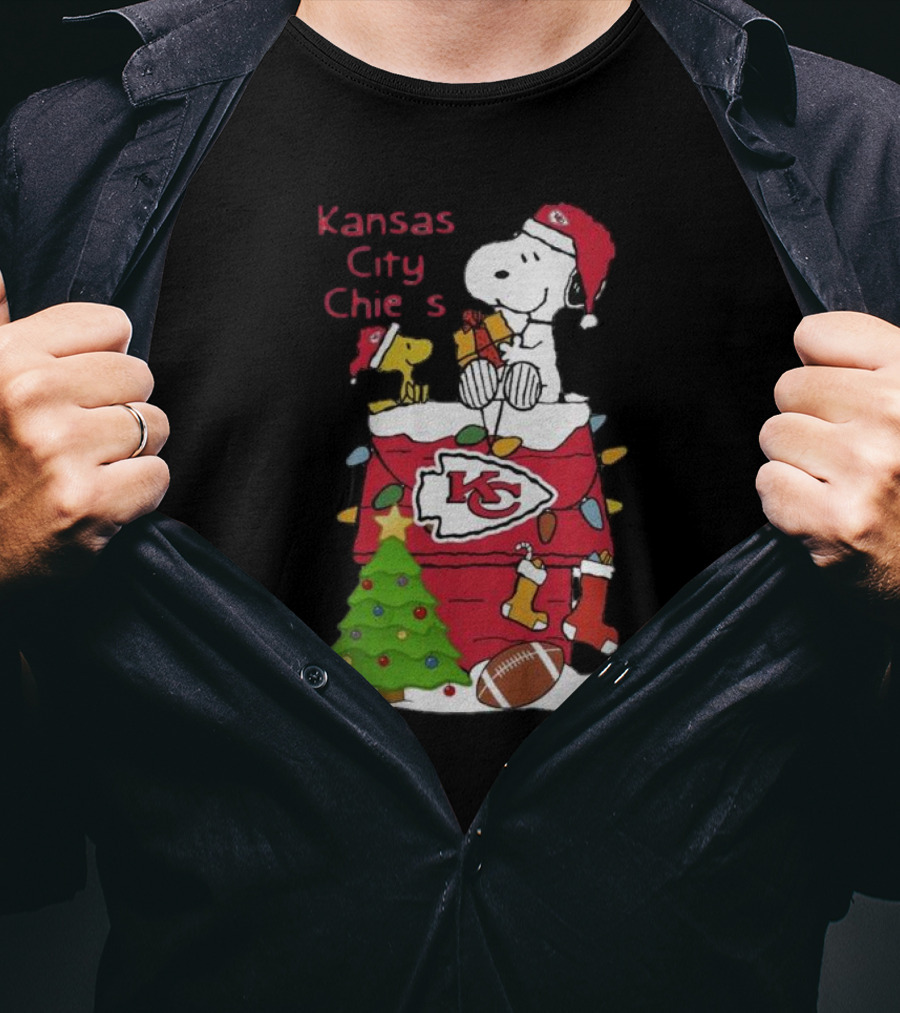 Kansas City Chiefs Christmas Snoopy And Woodstock Santa Scene T-Shirt
