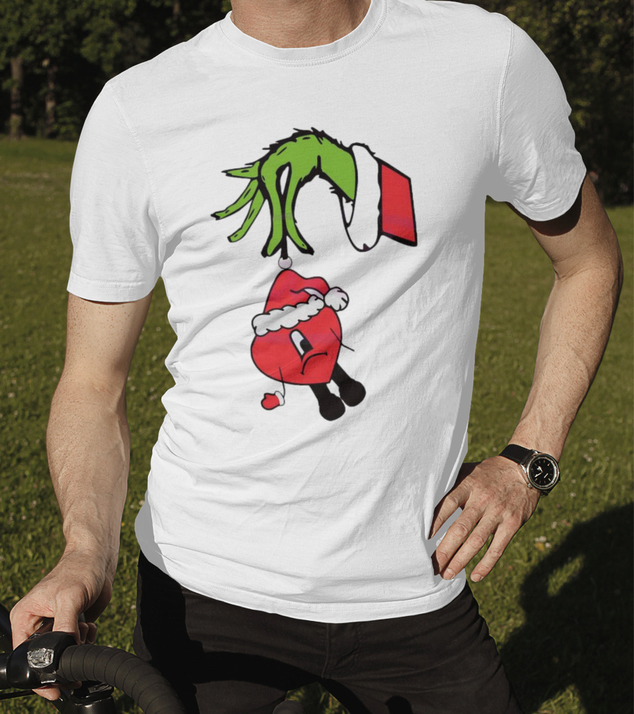 Grinch Hand Holding Santa Hat Bad Bunny Xmas T-Shirt