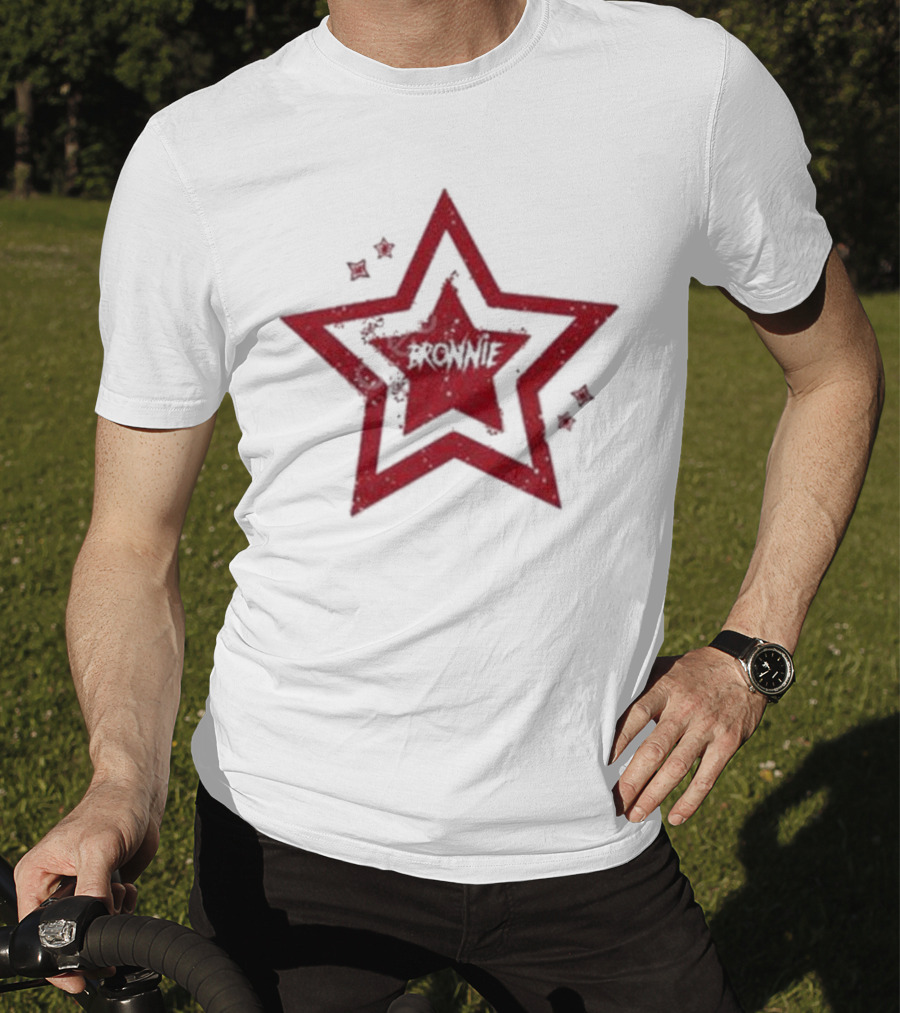 Bronnie Red Star Pattern Vintage T-Shirt