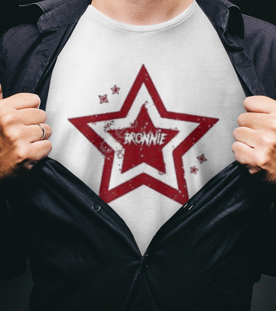 Bronnie Red Star Pattern Vintage T-Shirt