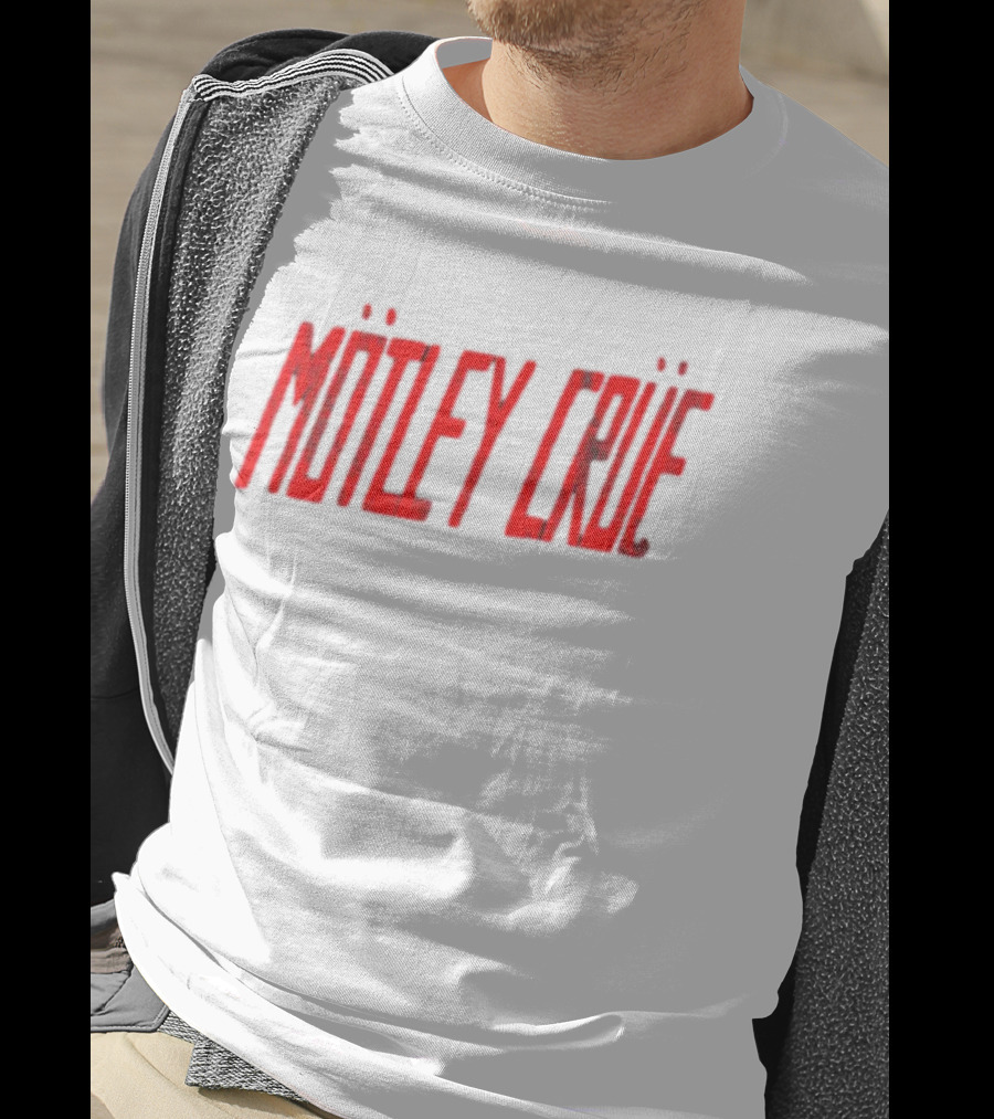 Mötley Crüe Vintage Black And Red Distressed Band T-Shirt