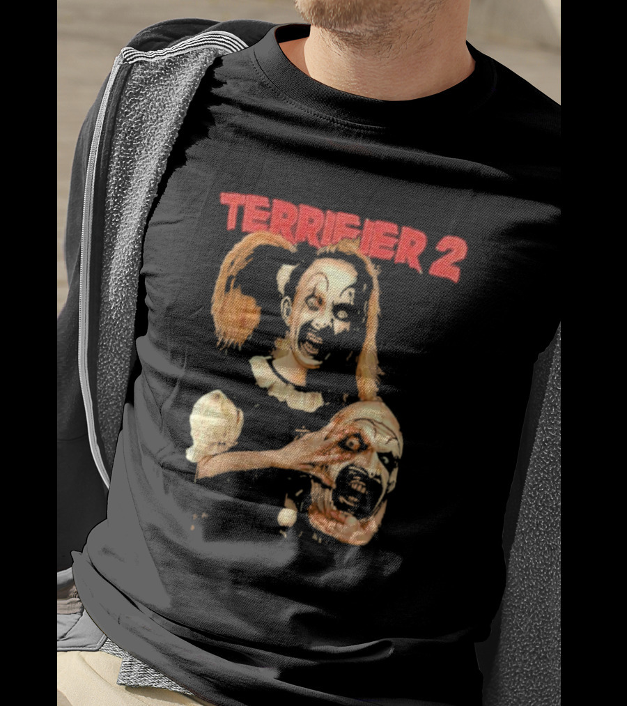 Terrifier 2 Horror Clown Character Holding Severed Head T-Shirt