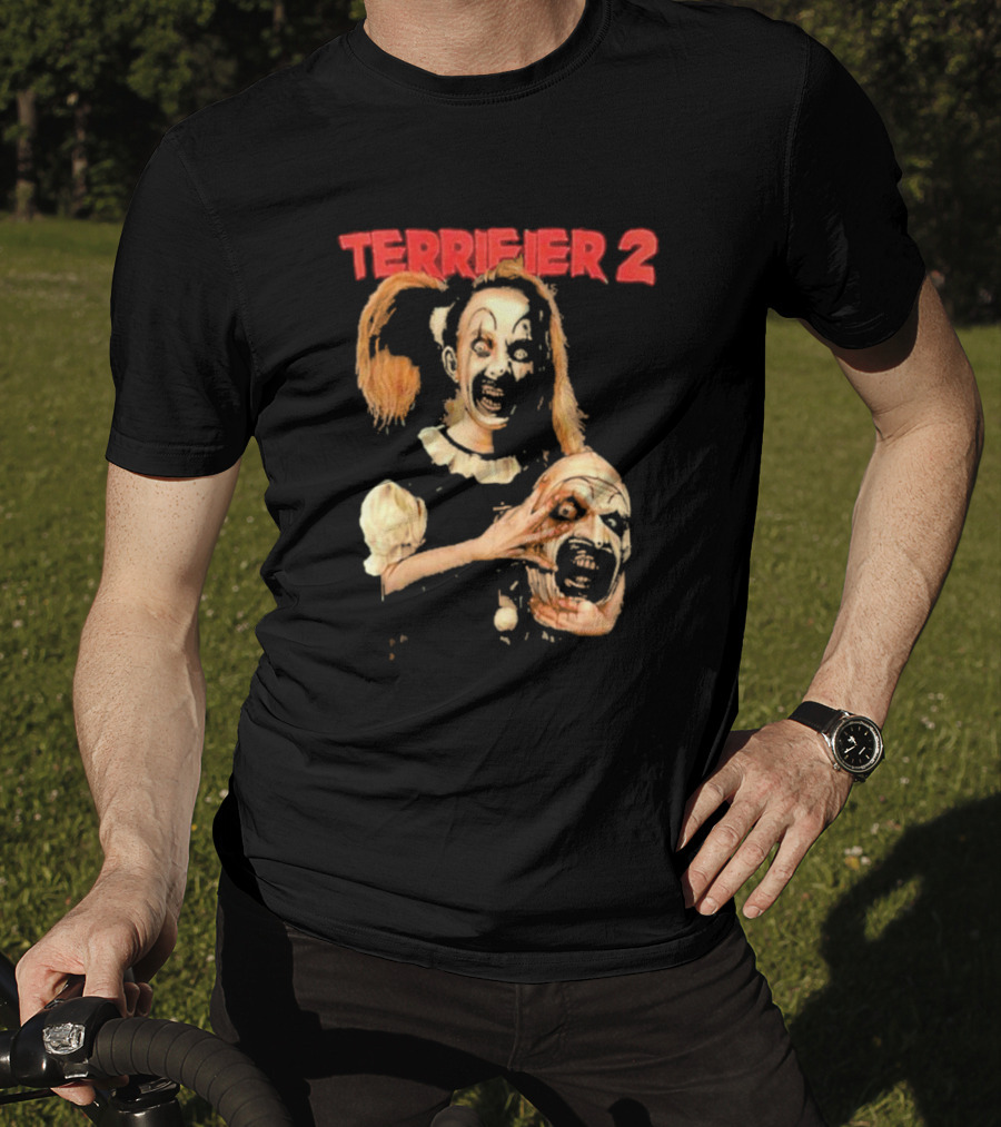 Terrifier 2 Horror Clown Character Holding Severed Head T-Shirt