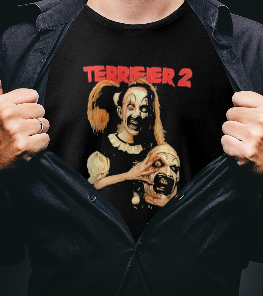 Terrifier 2 Horror Clown Character Holding Severed Head T-Shirt