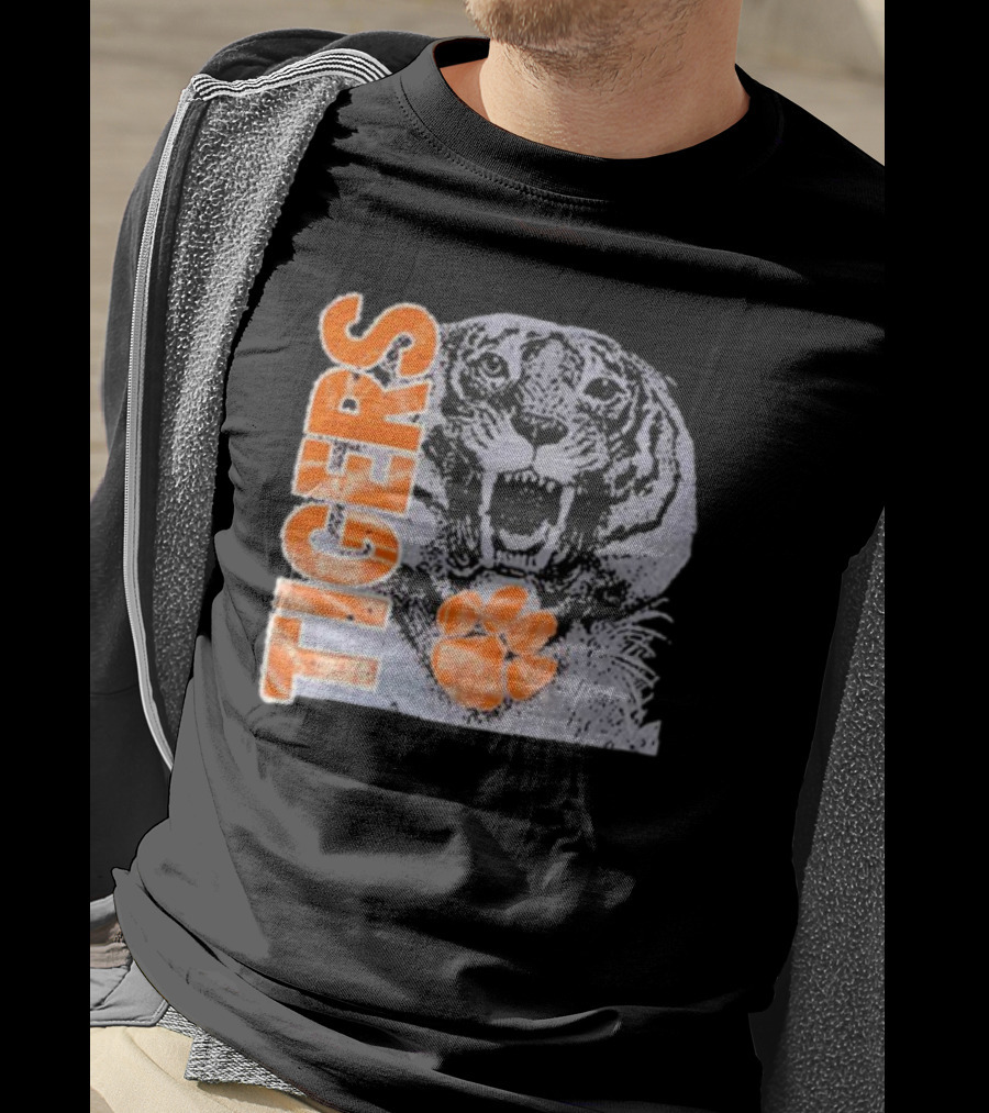 90s Clemson Tigers Vintage College Athletic Roaring Tiger With Orange Paw T-Shirt