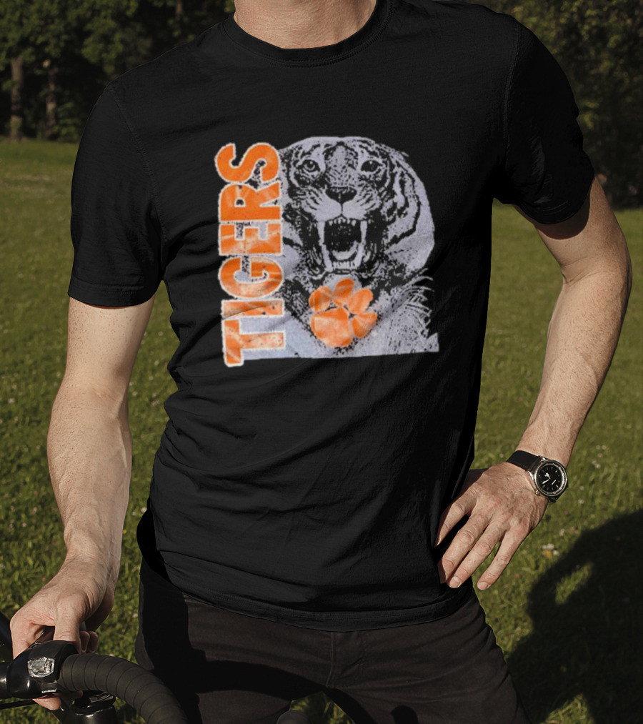 90s Clemson Tigers Vintage College Athletic Roaring Tiger With Orange Paw T-Shirt