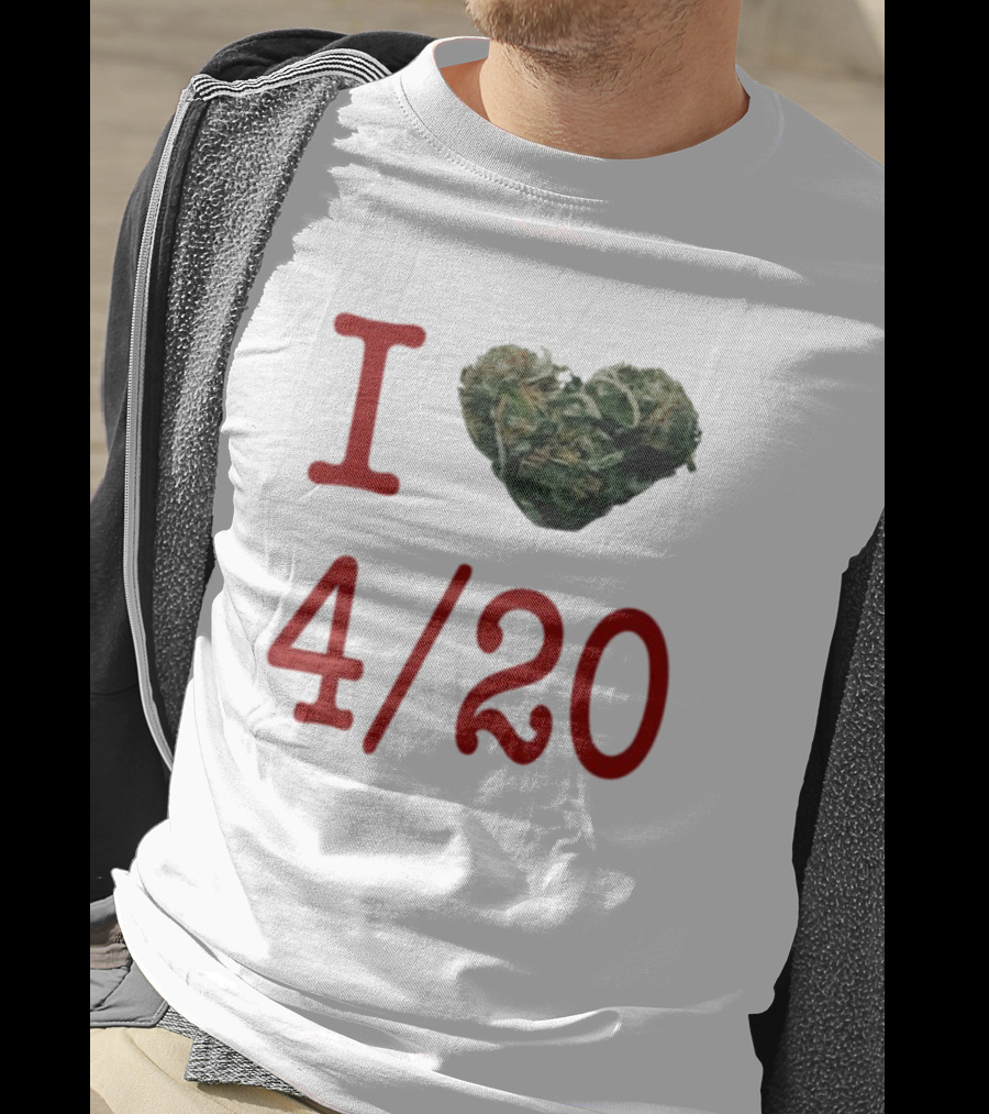 Rihanna Wearing I Heart 4/20 Day T-Shirt