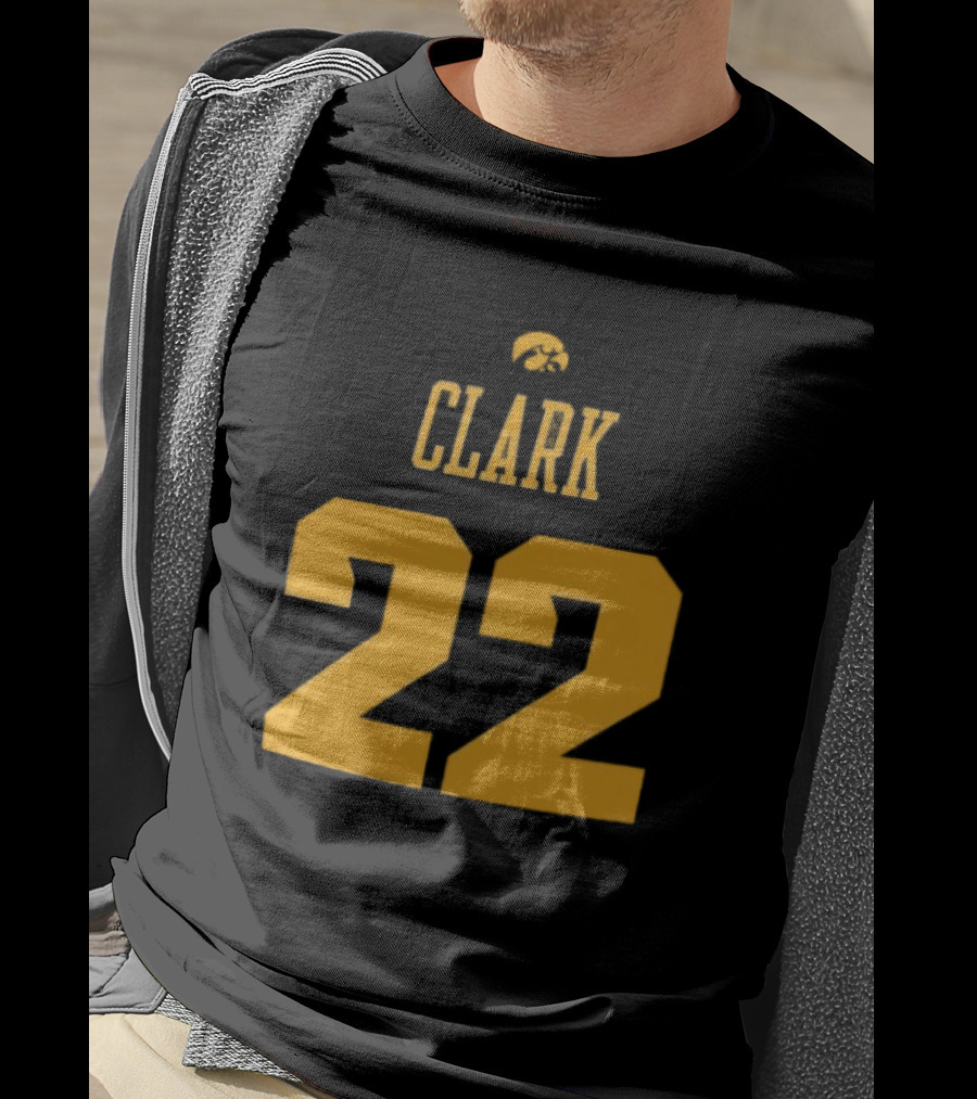 Caitlin Clark Iowa Hawkeyes 22 Record Breaking T-Shirt