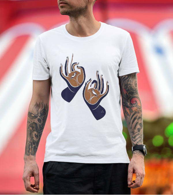 Premium T-Shirt: Zwangere Guy Zg Hands Bird Motif T-Shirt Zwangere Guy Zg Hands Bird Motif T-Shirt
