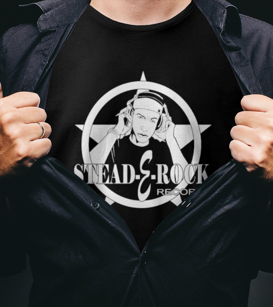 Stead E Rock Records Erockalipse DJ Headphones Star Emblem T-Shirt
