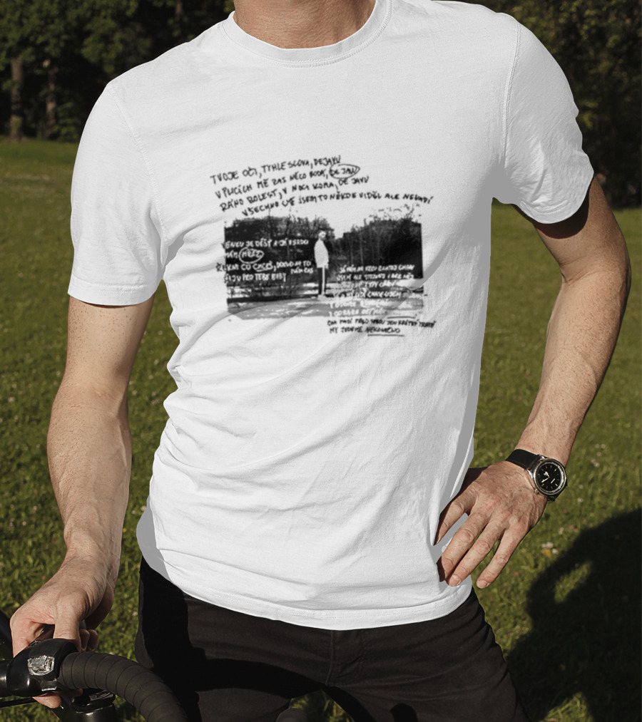 Viktor Sheen Černobílej Svět Text Illustration With Trees And Figure T-Shirt