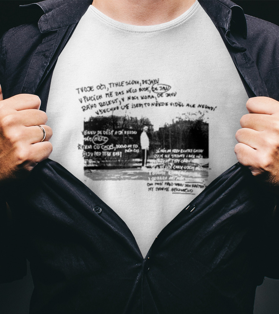 Viktor Sheen Černobílej Svět Text Illustration With Trees And Figure T-Shirt