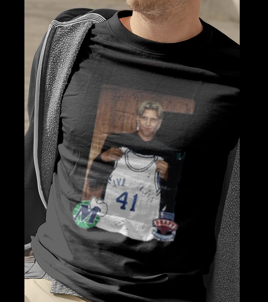 Luka Doncic Dirk Nowitzki Mavericks 41 NBA Draft Jersey Photo T-Shirt