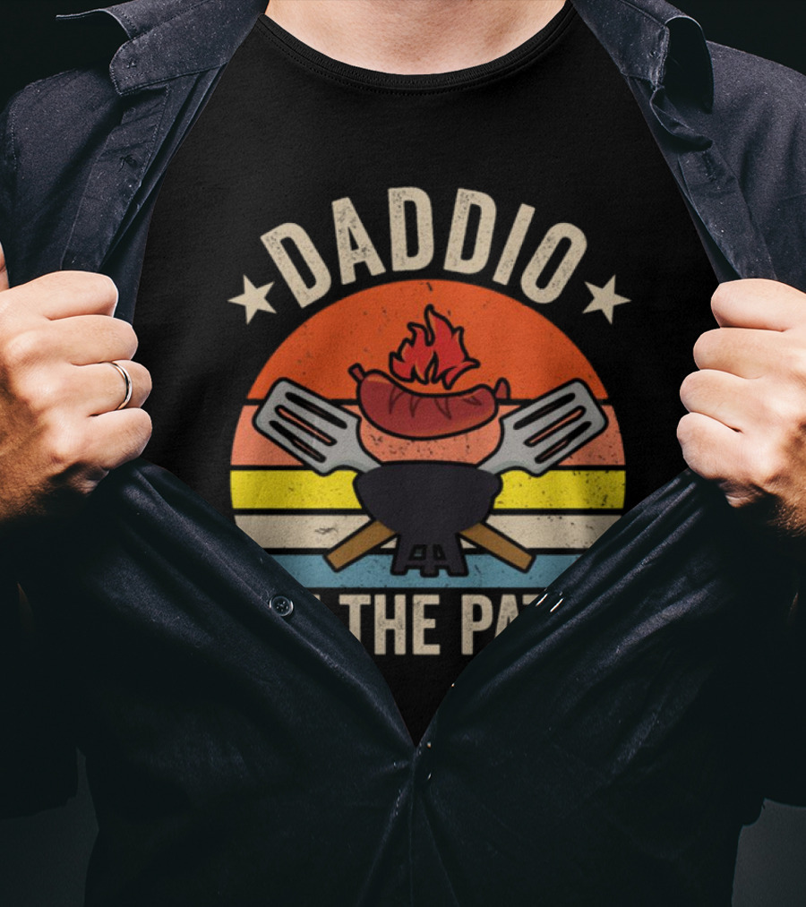Daddio Of The Patio Vintage BBQ Grill And Sausages Retro T-Shirt