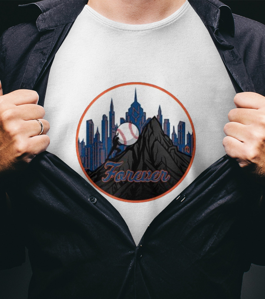 New York Met Fan Forever Skyline Baseball Statue T-Shirt