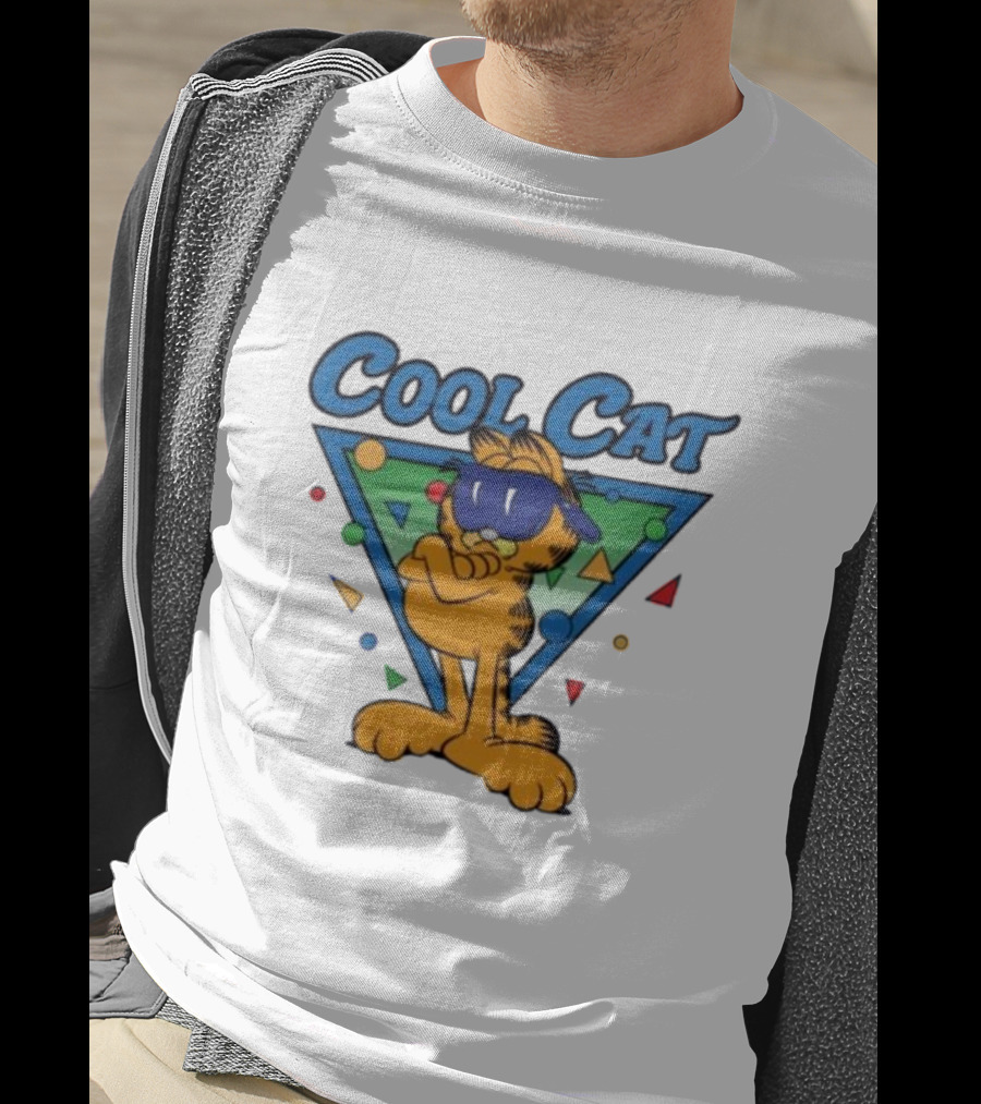Quinton Reviews Wearing Garfield Cool Cat Retro T-Shirt