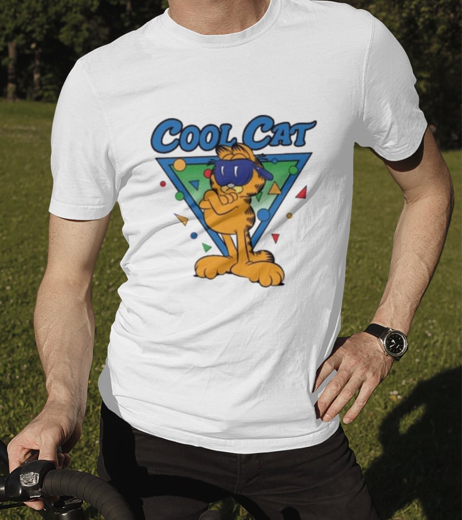 Quinton Reviews Wearing Garfield Cool Cat Retro T-Shirt