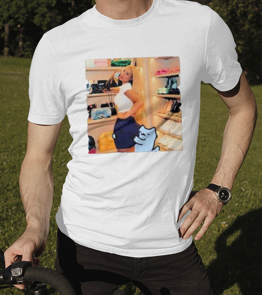 Iggy Azalea Culture Closet Fashion With Cute Cat T-Shirt