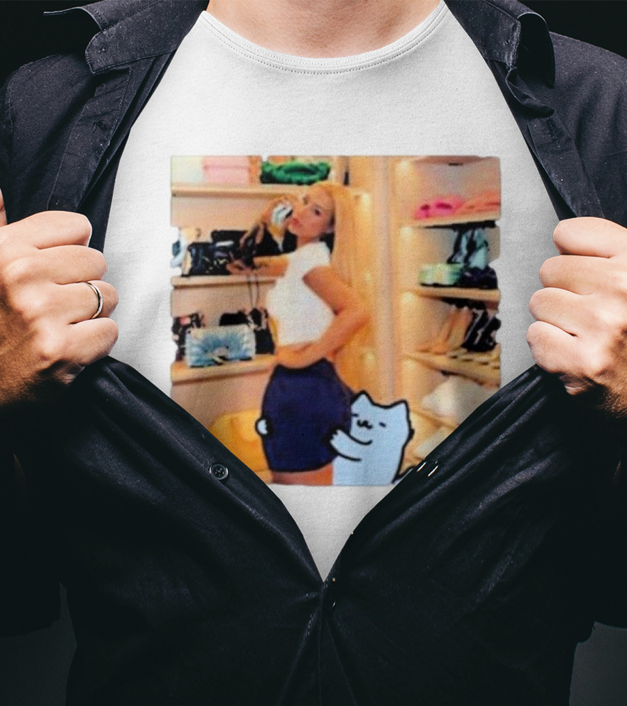 Iggy Azalea Culture Closet Fashion With Cute Cat T-Shirt