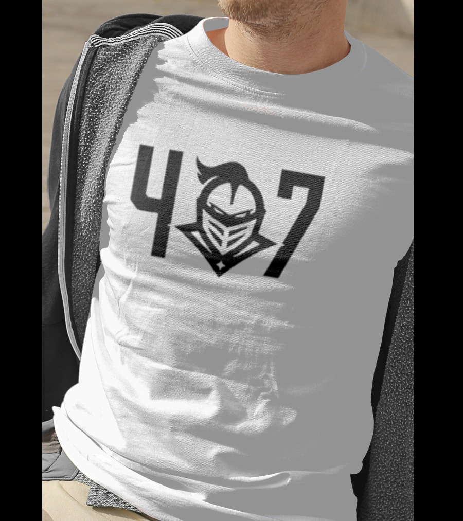 UCF Knights 407 Icon With Medieval Helmet Emblem T-Shirt