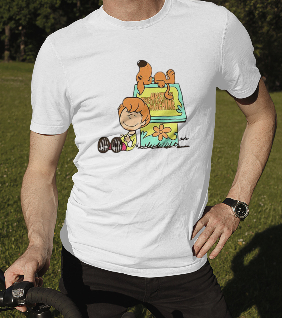 Scooby Doo And Shaggy Rogers Snoopy Style Mystery Machine T-Shirt