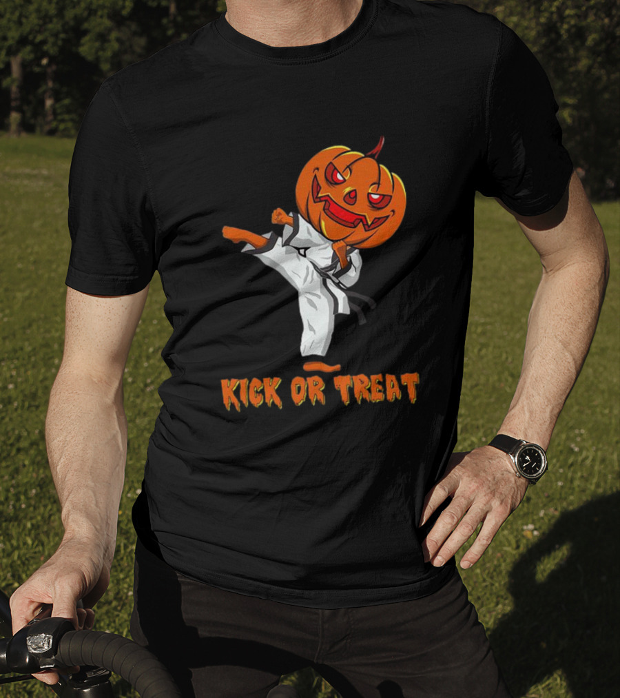 Kick Or Treat Taekwondo Pumpkin Halloween T-Shirt