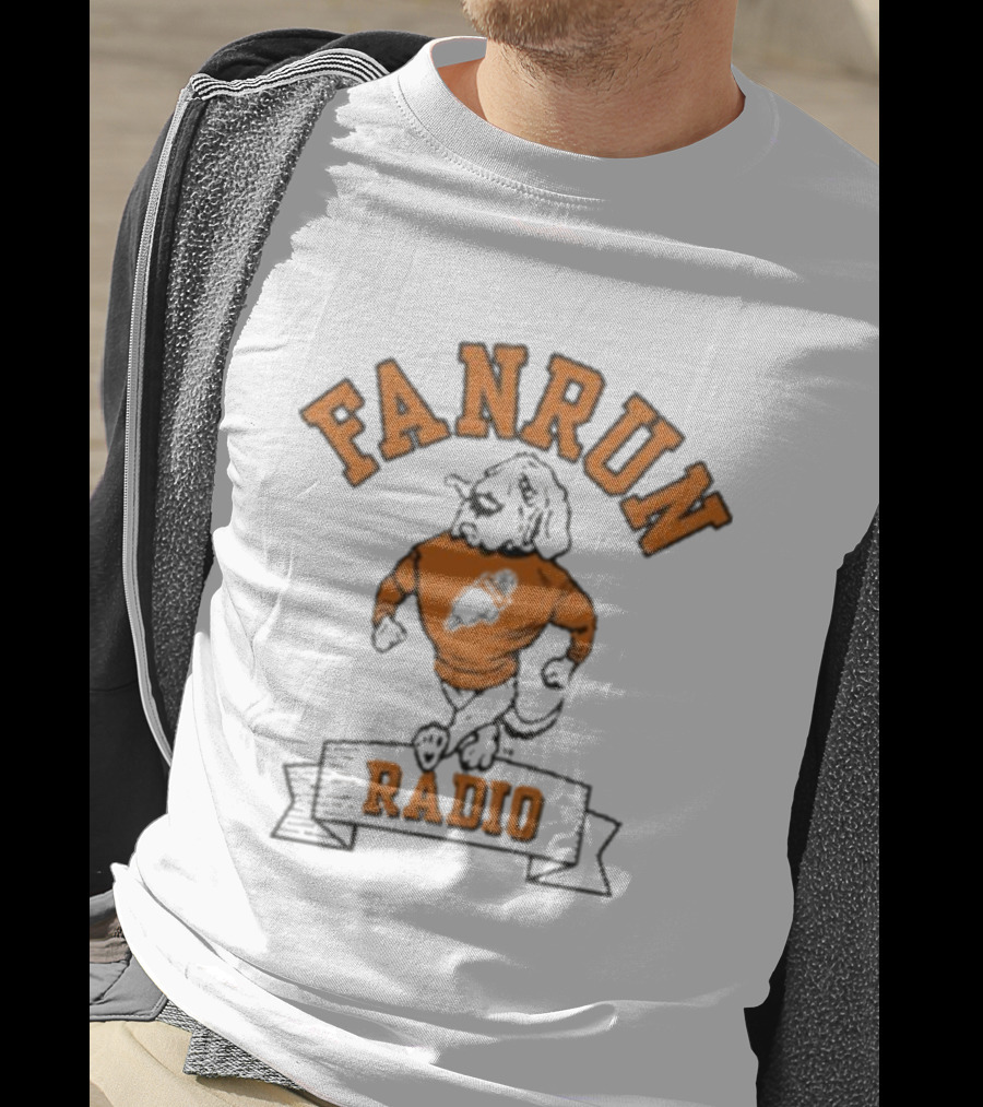 Fanrun Radio Smokey Cream Mascot T-Shirt