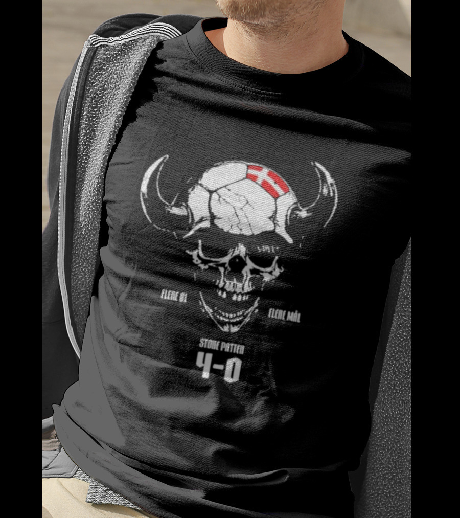 Flere Øl Flere Mål Store Patten 4-0 Skull With Horns And Denmark Flag Suspekt Tour T-Shirt
