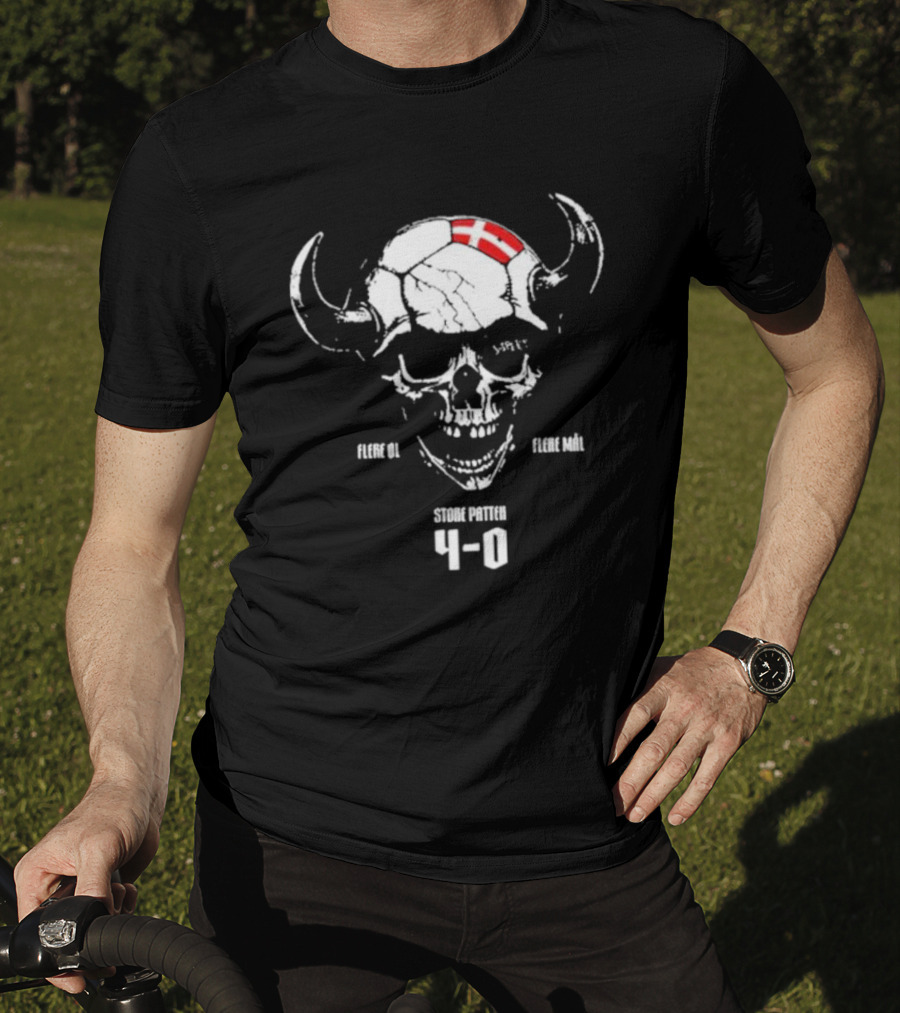 Flere Øl Flere Mål Store Patten 4-0 Skull With Horns And Denmark Flag Suspekt Tour T-Shirt