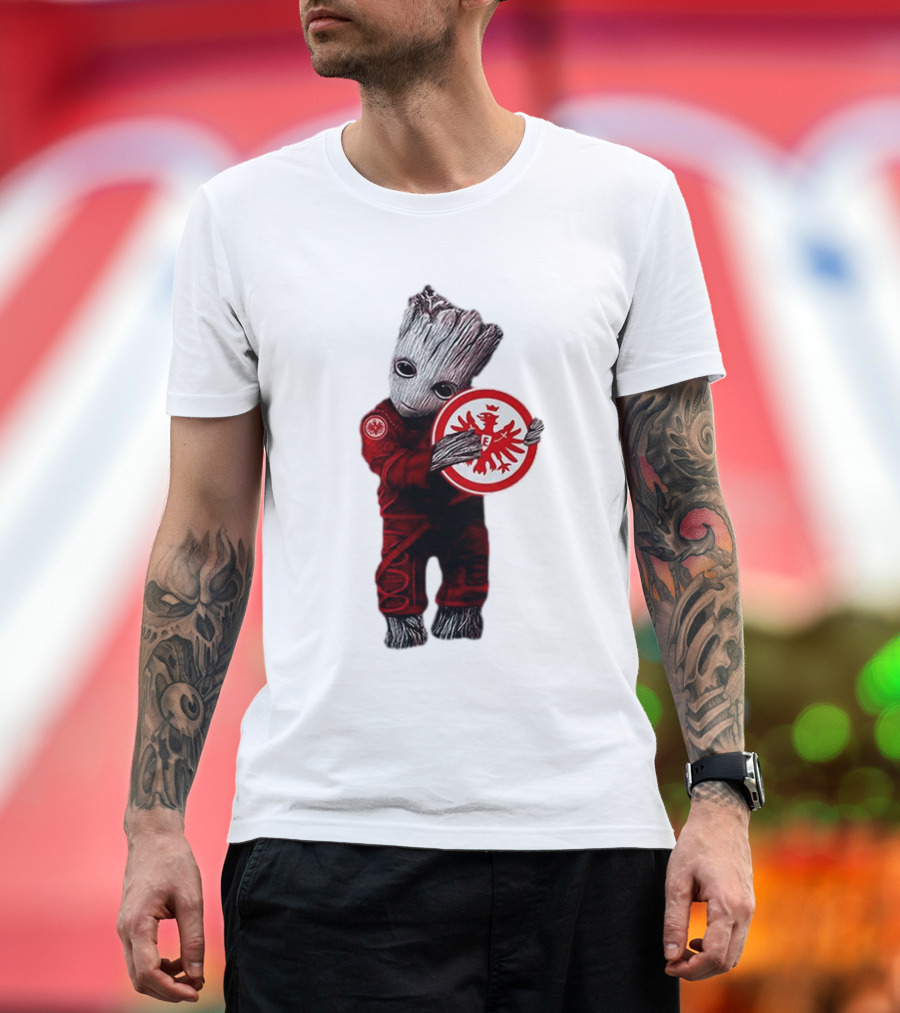 Baby Groot Hugging Eintracht Frankfurt Emblem T-Shirt