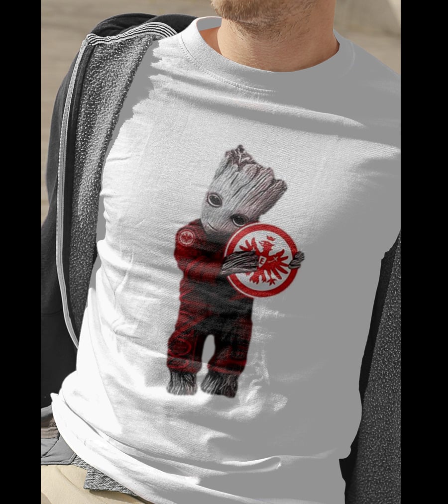Baby Groot Hugging Eintracht Frankfurt Emblem T-Shirt